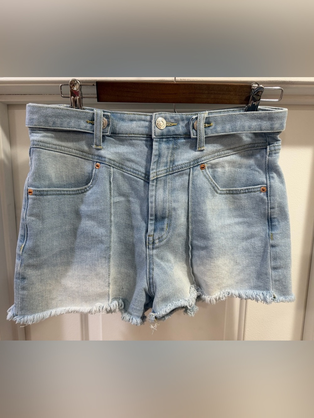 Juicy Couture Distressed Raw Hem Stretch Blue Jean Denim Shorts Size 30